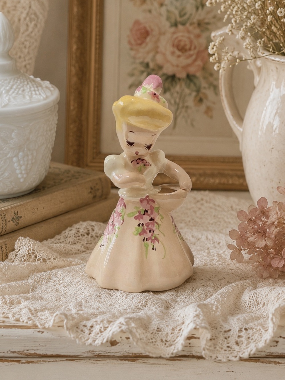 Vintage Deelee Handpainted Ceramic California Pottery Lady Figurine 7 1/2”